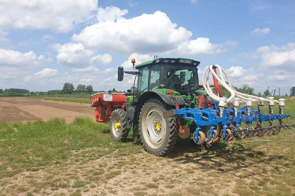 Prototype de semoir en bandes de légumineuse
